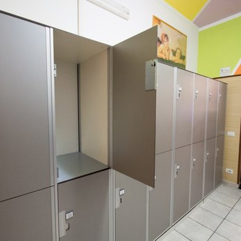 Alessandro Downtown - Coin-locker system (2€ per max of 12hours) - Hostels Near Me - Rome, RM