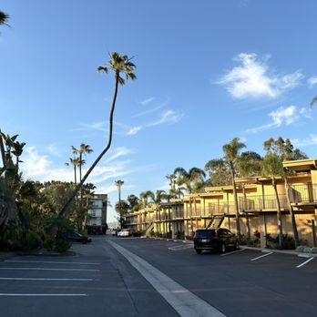 Bahia Resort Hotel - Walking from the main building back to the building at the end. - San Diego, CA