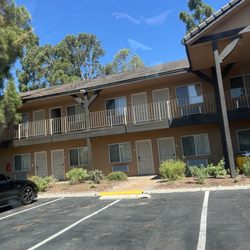 Ayres Lodge Alpine - Front of hotel, we were on bottom floor.   Just a very quiet and peaceful hotel.