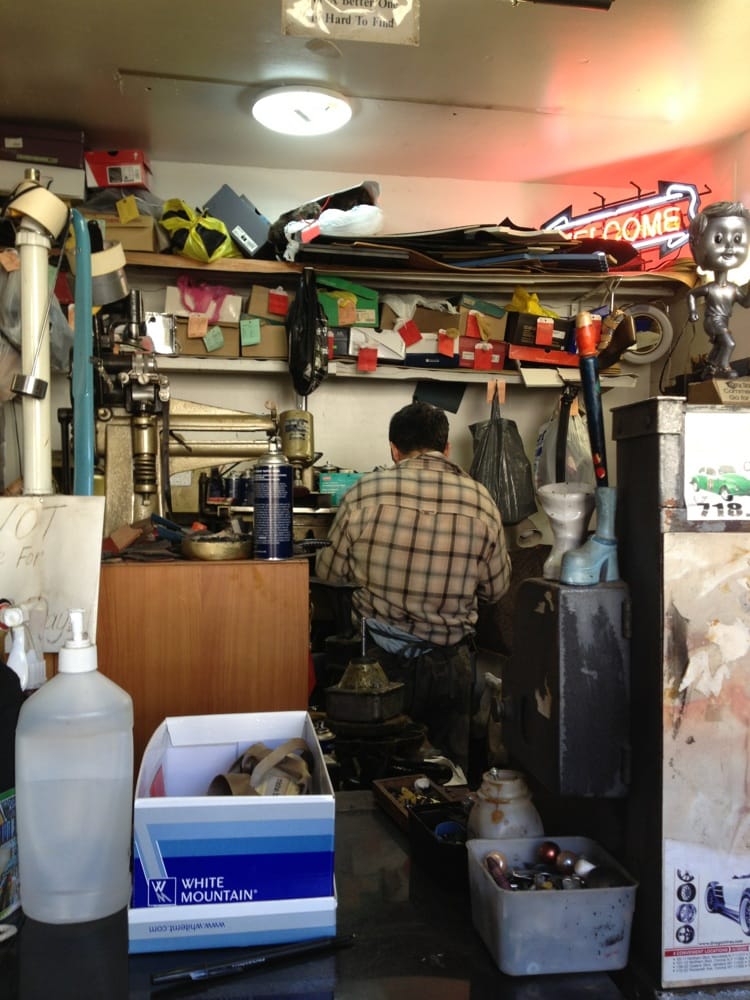 EXPRESS SHOE REPAIR Updated August 2024 12 Reviews 5819 Woodside