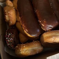 Big John's Donuts - Dozen - chocolate bar, crumb, chocolate with sprinkles, old fashion glazed, glazed twist, sugar