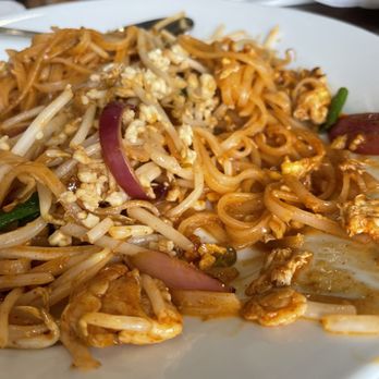 Sunny Thai - Pad Thai with chicken - Thai Near Me - Arlington, Texas Sunny Thai - Pad Thai with chicken - Thai Near Me - Arlington, Texas