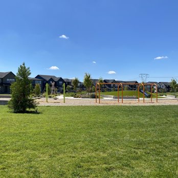 Reed’s Crossing Park - Playground & grass area - Parks Near Me - Hillsboro, Oregon Reed’s Crossing Park - Playground & grass area - Parks Near Me - Hillsboro, Oregon
