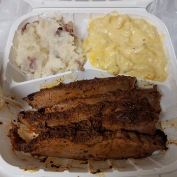 Chuck’s BBQ Restaurant - Brisket Plate with Mac and Cheese and Mashed Potatoes - Barbeque Near Me - Clovis, California