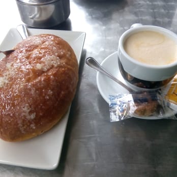 Delicias - No miento cuando digo que la bollería es XXL, ¿verdad? - Cafeteria Near Me - Ribadeo, LU