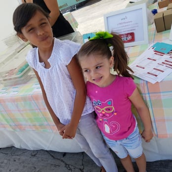 Munch Bakery - Farmer market time! Here just for macaroons! - Desserts Near Me - Torrance, California Munch Bakery - Farmer market time! Here just for macaroons! - Desserts Near Me - Torrance, California