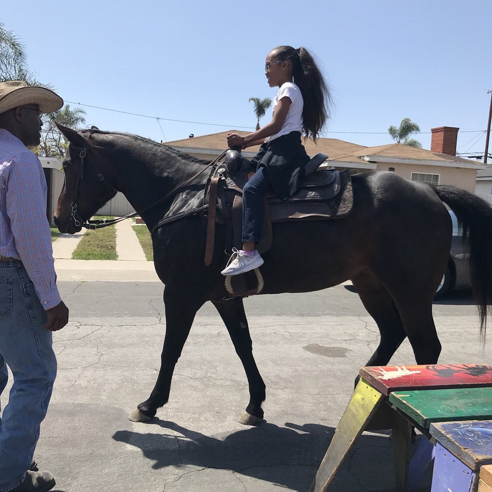 Kidsparties Entertainment - April the horse - Face Painting Near Me - Bellflower, California