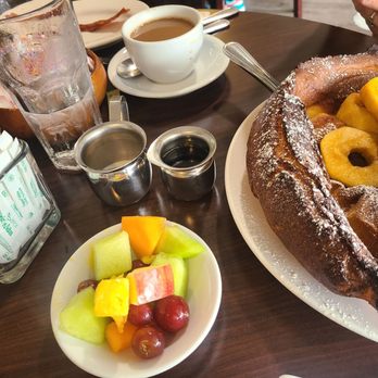 Lady C’s - Breakfast & Brunch Near Me - Tarzana, California