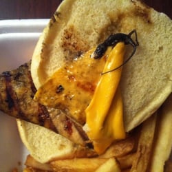 La Jamberguera - Hamburgers de pollo con lagartijo/chicken hamburger with a small lizard