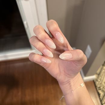 Breeze Nail Spa - Nail Salons Near Me - Hicksville, New York