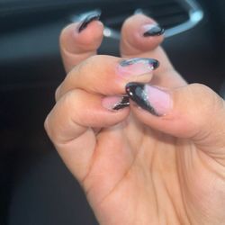 V Nails & Spa