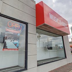 Music & Arts - Store front