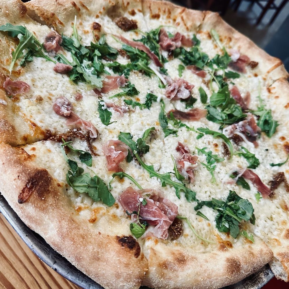 Crispy's Springfield Gallery - Laura - Pizza Near Me - Jacksonville, Florida Crispy's Springfield Gallery - Laura - Pizza Near Me - Jacksonville, Florida