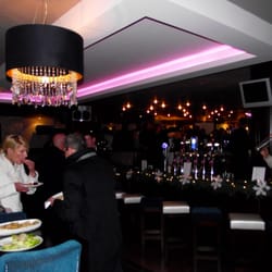 Harbour Point - Busy Cocktail bar!