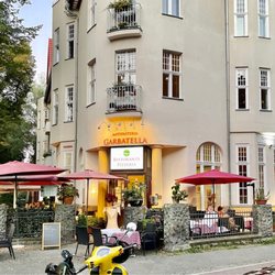 Antipasteria Garbatella - View from the sidewalk