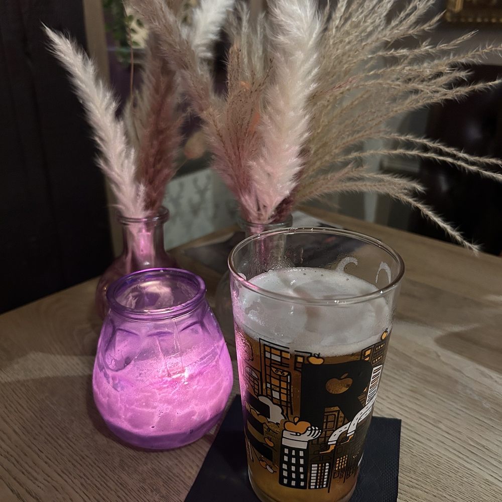 Devonshire Arms - Cider and table decor - Pubs Near Me - Bakewell, DBY