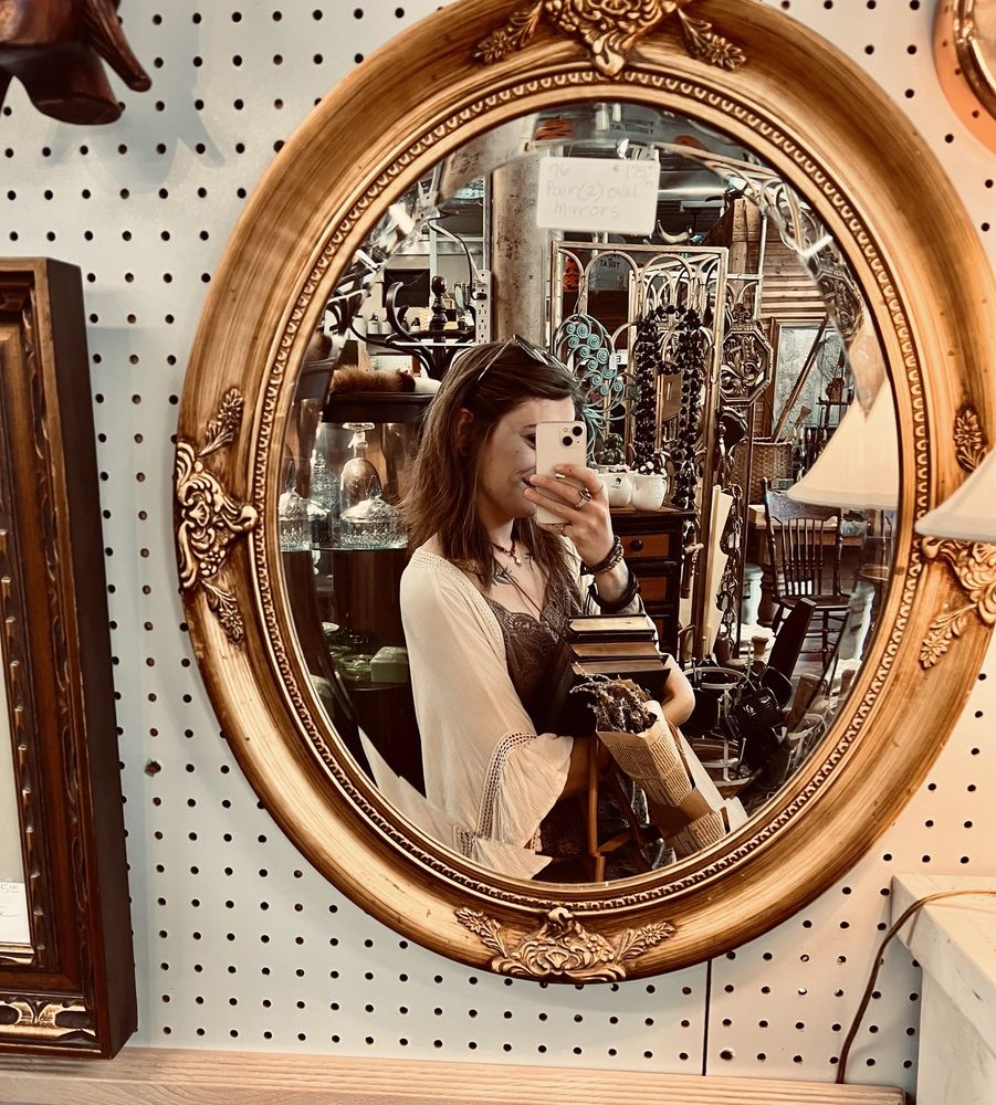 Cherry Street Antiques Image