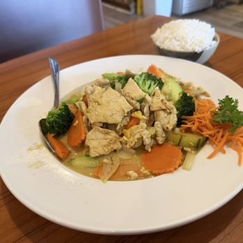 Spice Thai Sushi - Yellow chicken curry - Thai Near Me - Port St Lucie, Florida Spice Thai Sushi - Yellow chicken curry - Thai Near Me - Port St Lucie, Florida