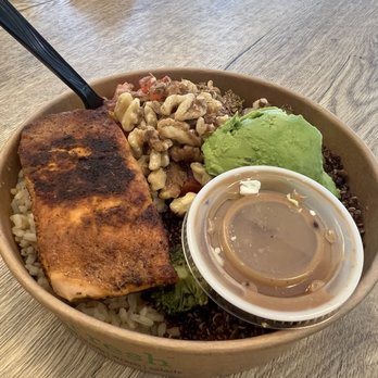 SoFresh - Superfood Bowl with Blackened Salmon - New American Near Me - Pittsburgh, Pennsylvania
