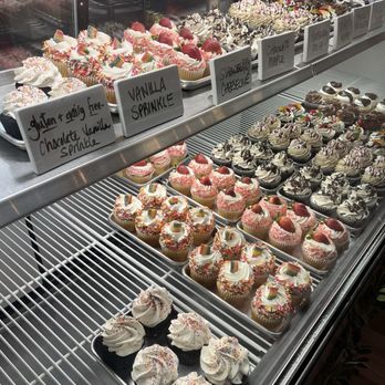 Jack & Fins - Cupcakes! - Cupcakes Near Me - Littleton, New Hampshire Jack & Fins - Cupcakes! - Cupcakes Near Me - Littleton, New Hampshire