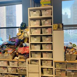 Room To Grow - Gently used kids clothing organized by size