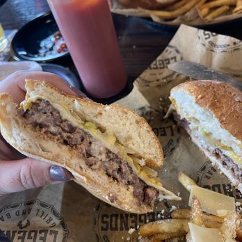 Legends Grill and Bar - Cheeseburger - Burgers Near Me - Woodridge, Illinois