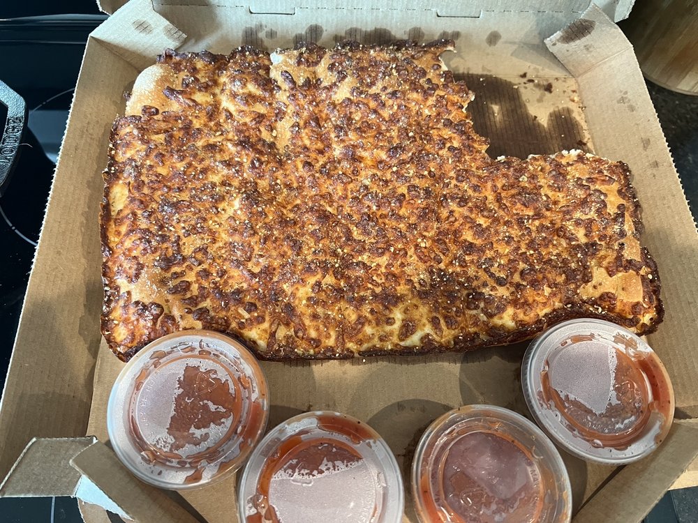 PIZZA HUT Updated September 2024 8600 Andermatt Dr, Lincoln