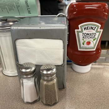 Waffle House - Classic sugar, napkins, salt, pepper and ketchup at your reach. - Breakfast & Brunch Near Me - Apopka, Florida