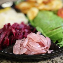 Café Bärbucha - Lacto-fermented Red Onions on our Ferment Dégustation Plate