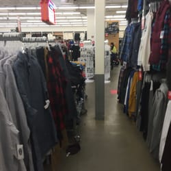 Old Navy - Bellingham Old Navy -- Charles River Centre : 253 Hartford Avenue / Route 126, Bellingham         Interior