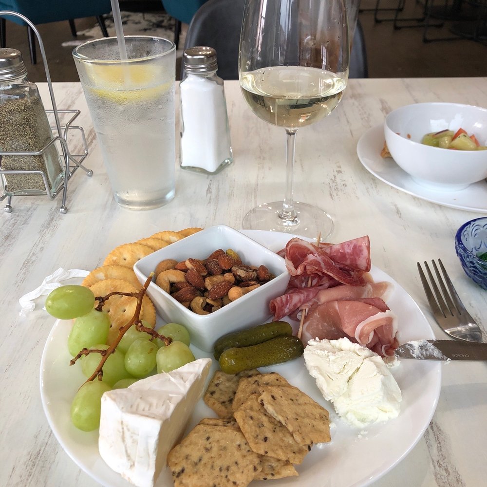 Single Charcuterie board Single Charcuterie board