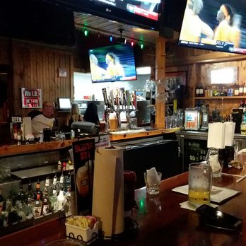 Hooters - Sports Bars Near Me - Lakeland, Florida