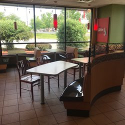 Popeyes Louisiana Kitchen - Dining area