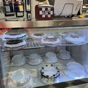 Ashley's Ice Cream Cafe - Ice cream cakes & pies - Ice Cream & Frozen Yogurt Near Me - Guilford, Connecticut