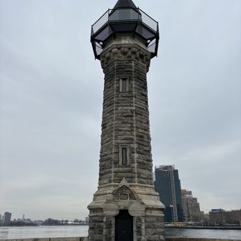Roosevelt Island Lighthouse - 2/10/2024 - Landmarks & Historical Buildings Near Me - New York, New York Roosevelt Island Lighthouse - 2/10/2024 - Landmarks & Historical Buildings Near Me - New York, New York