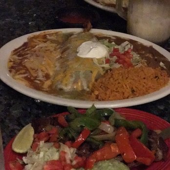Mexico Restaurant - El Patron plate: Ribeye, cheese enchilada and chile rilleno - Mexican Near Me - Honolulu, Hawaii
