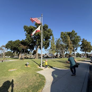Sunshine Park - Parks Near Me - Cerritos, California