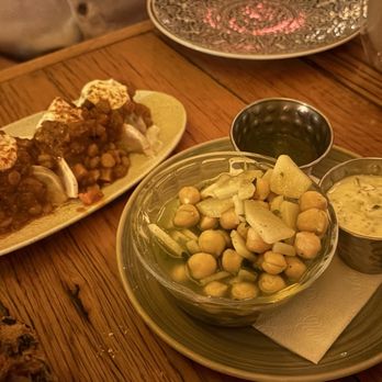 Lapis - Mantoo Classic (left, $16) and shore-nakhot (right, part of tasting flight) - Afghan Near Me - Washington, DC, District of Columbia
