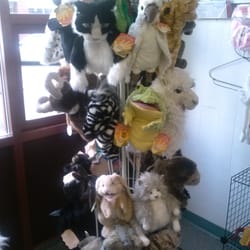 Valentinetti Puppet Museum & Gift Shop - Hand puppets to buy!