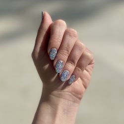 Omega Nail Boutique - Beautiful manicure by My Nhan Lam!