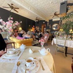 Honey Cup Cafe & Tearoom - Tea room