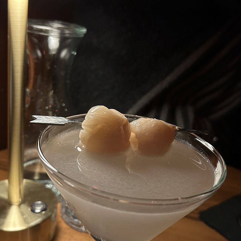 Cold Shoulder Bar - Martini - Whiskey Bars Near Me - Los Angeles, California Cold Shoulder Bar - Martini - Whiskey Bars Near Me - Los Angeles, California