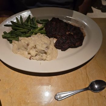 The Cheesecake Factory - Steak, Mashed Potatoes** Green Beans** - Desserts Near Me - Honolulu, Hawaii The Cheesecake Factory - Steak, Mashed Potatoes** Green Beans** - Desserts Near Me - Honolulu, Hawaii