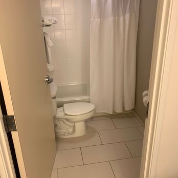 SpringHill Suites by Marriott Grand Rapids North - Decently large bathroom - Hotels Near Me - Grand Rapids, Michigan SpringHill Suites by Marriott Grand Rapids North - Decently large bathroom - Hotels Near Me - Grand Rapids, Michigan
