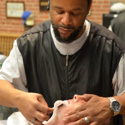 American Tobacco Barbershop - Tony doing what he does best!