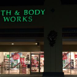 Bath & Body Works - Awesome place!!!! Love the service