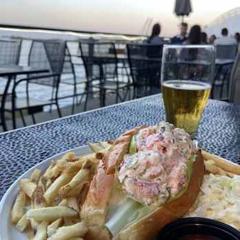 75 on Liberty Wharf - Lobster Roll - New American Near Me - Boston, Massachusetts 75 on Liberty Wharf - Lobster Roll - New American Near Me - Boston, Massachusetts