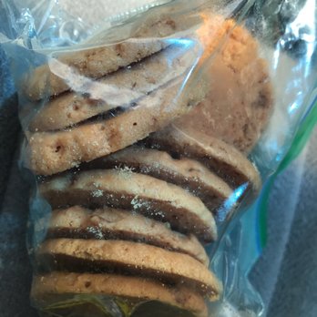 Lynn's Saimin & Cookie Shop - Cornflake Cookies - Japanese Near Me - Honolulu, Hawaii
