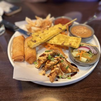Sen Khao Soi - Appetizer platter - Thai Near Me - Las Vegas, Nevada Sen Khao Soi - Appetizer platter - Thai Near Me - Las Vegas, Nevada