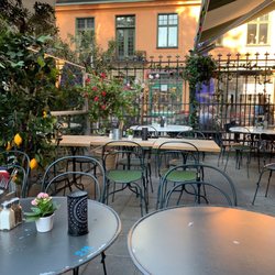 Bistro Bohéme - Outdoor seatings